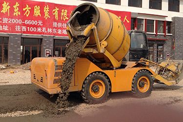 Hamac self-loading mobile concrete mixer